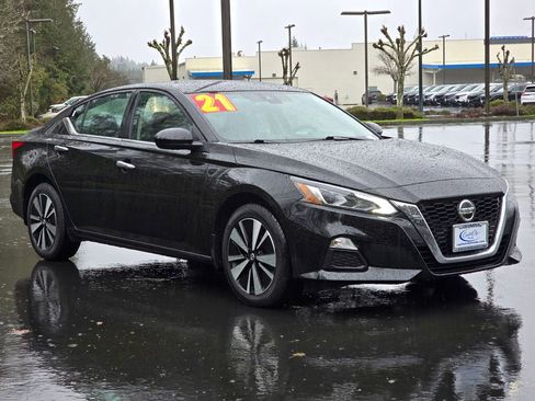Used 2021 Nissan Altima 2.5 SV image 3