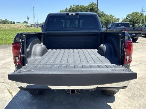 New 2026 RAM 2500 Laramie AWD/4WD image 13