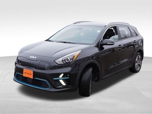 Used 2022 Kia Niro EX Premium w/ Cold Weather Package image 12