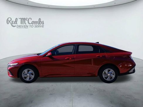 New 2026 Hyundai Elantra SE FWD image 2