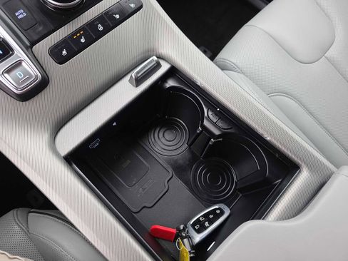 Certified 2024 Hyundai Palisade SEL image 17