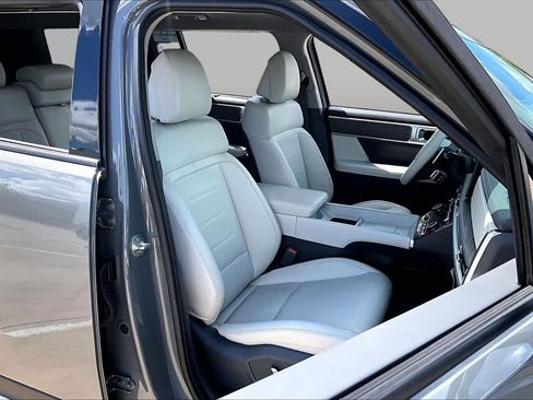 Certified 2024 Hyundai Santa Fe Limited FWD image 9