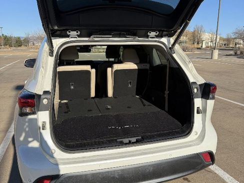 Used 2020 Toyota Highlander Limited image 7