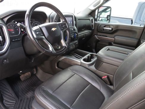 Used 2020 Chevrolet Silverado 2500 LTZ w/ LTZ Premium Package AWD/4WD image 19