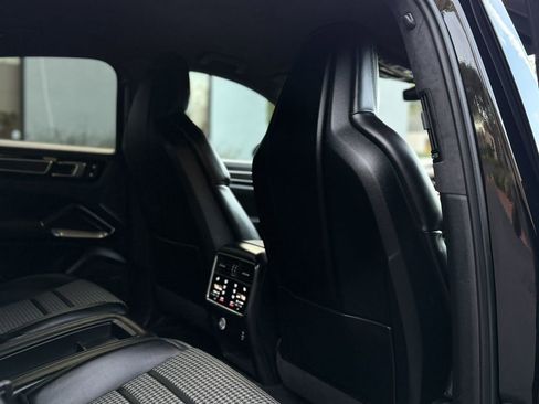 Used 2023 Porsche Cayenne Turbo S image 52