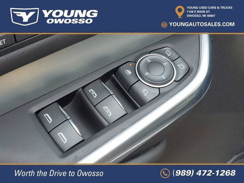 Used 2022 Cadillac XT4 Premium Luxury w/ Cold Weather Package AWD/4WD image 24