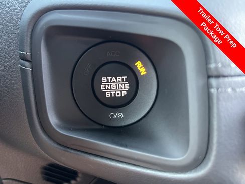 Used 2025 Jeep Wrangler Unlimited Rubicon image 9