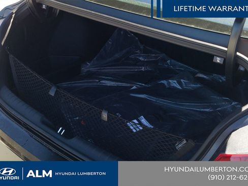 New 2026 Hyundai Elantra Limited FWD image 9