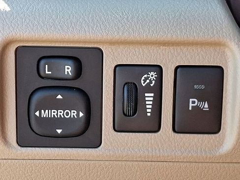 Used 2013 Toyota 4Runner SR5 w/ Convenience Pkg image 25