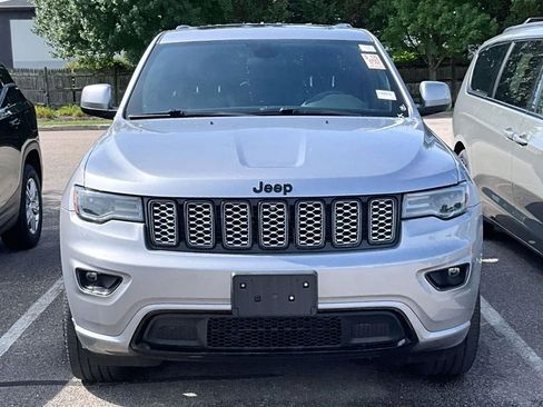 Used 2021 Jeep Grand Cherokee Laredo X AWD/4WD image 2