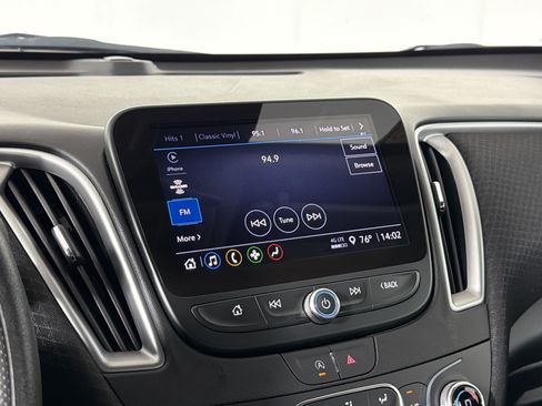 Used 2025 Chevrolet Malibu LT FWD image 18
