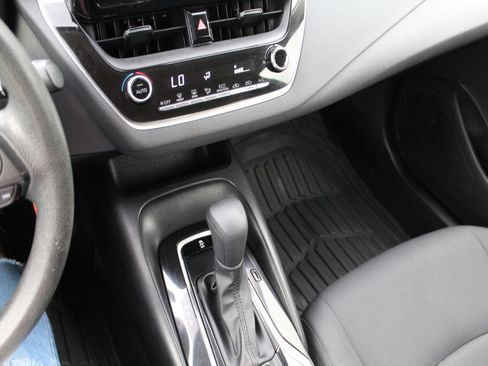 Used 2022 Toyota Corolla LE FWD image 16
