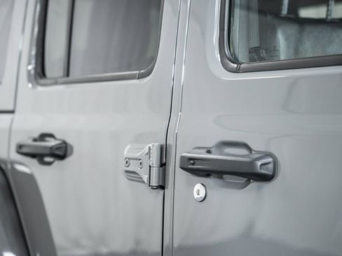 Used 2023 Jeep Wrangler Unlimited Rubicon 392 image 17