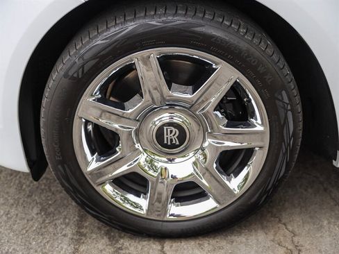 Used 2012 Rolls-Royce Ghost RWD image 18