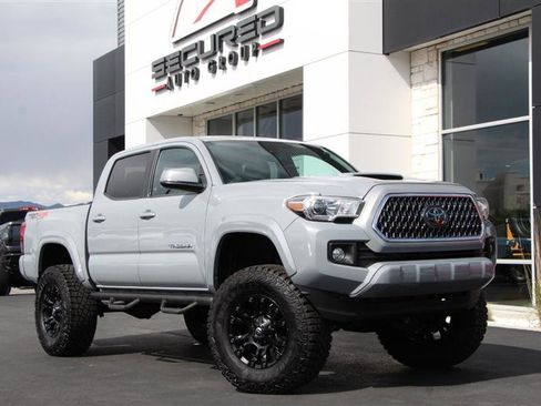 Used 2018 Toyota Tacoma TRD Sport w/ Technology Package AWD/4WD image 1