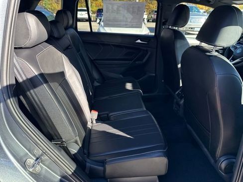 Certified 2024 Volkswagen Tiguan SE R-Line image 33