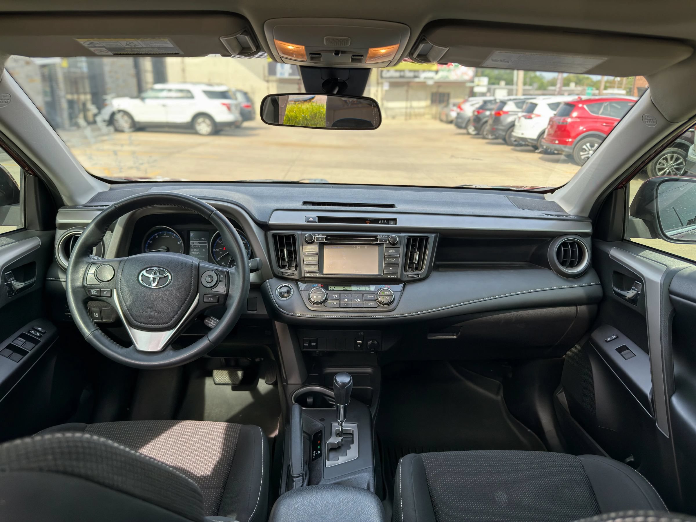 Used 2018 Toyota RAV4 XLE FWD image 9