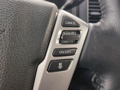 Used 2024 Nissan Titan SV w/ SV Convenience Package image 24