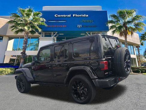 Certified 2025 Jeep Wrangler Unlimited Sahara w/ Safety Group image 7