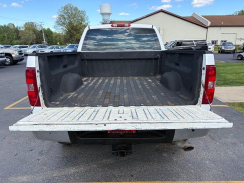 Used 2011 Chevrolet Silverado 2500 W/T AWD/4WD image 8