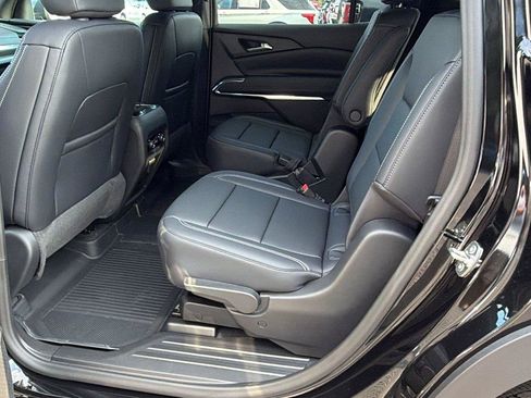 New 2027 Chevrolet Traverse LT w/ Midnight/Sport Edition FWD image 18