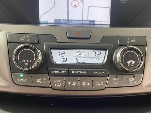 Used 2016 Honda Odyssey Touring Elite image 22