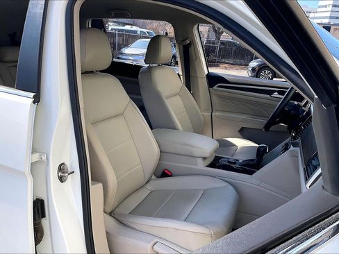 Certified 2023 Volkswagen Atlas SE image 6