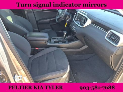 Used 2019 Kia Sorento L image 12
