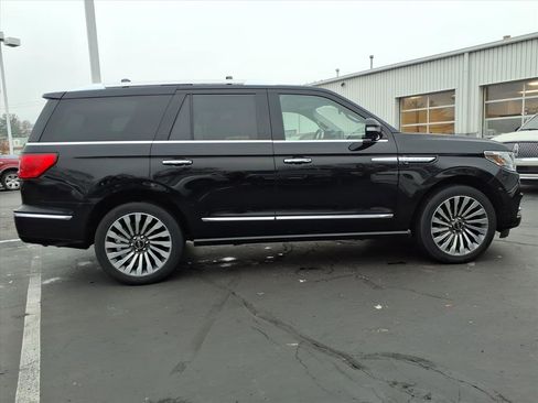 Used 2019 Lincoln Navigator Reserve image 8