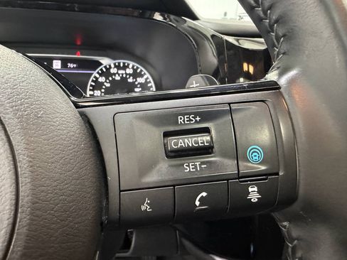 Used 2025 Nissan Pathfinder SL w/ SL Premium Package AWD/4WD image 18