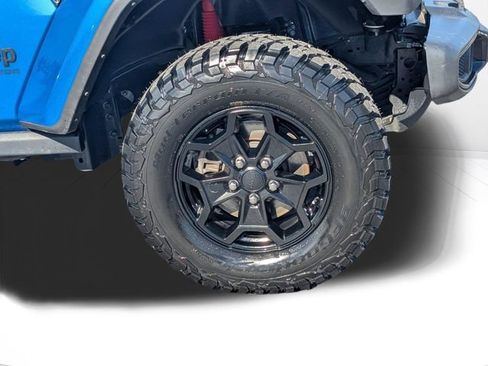Used 2022 Jeep Gladiator Sport AWD/4WD image 10
