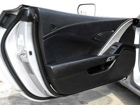 Used 2018 Chevrolet Corvette Stingray Coupe w/ 3LT Preferred Equipment Group image 40