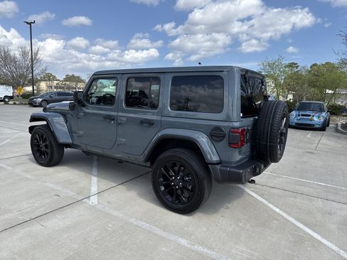 Used 2025 Jeep Wrangler Unlimited Sahara w/ Safety Group AWD/4WD image 7