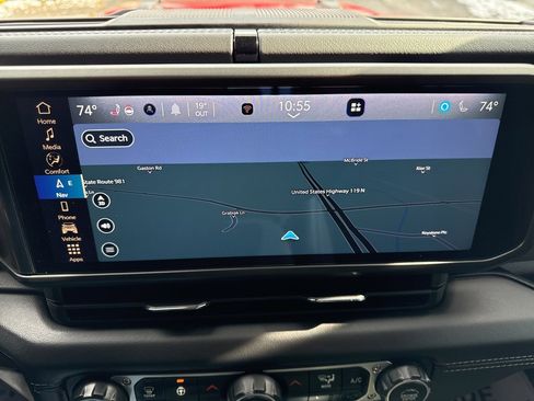 Used 2025 Jeep Gladiator Mojave image 28