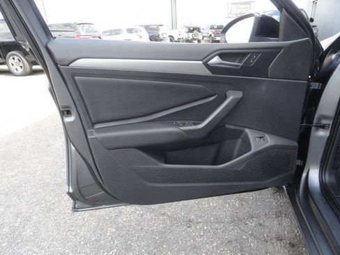 Used 2019 Volkswagen Jetta R-Line image 12