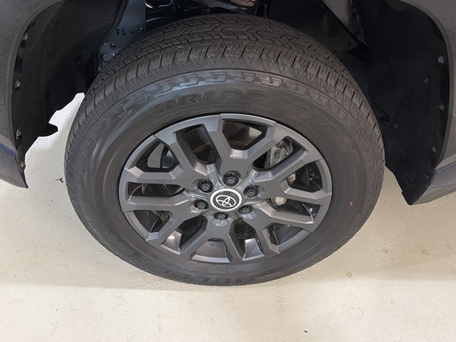 Used 2024 Toyota Tundra Platinum AWD/4WD image 11