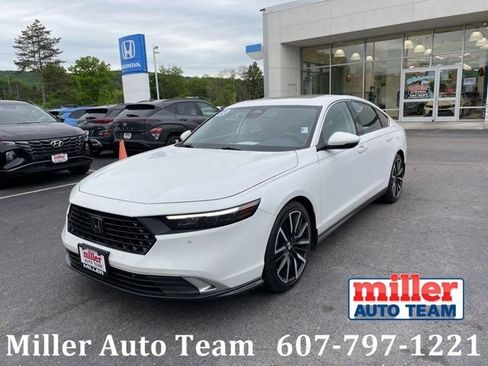 Used 2023 Honda Accord Touring image 1