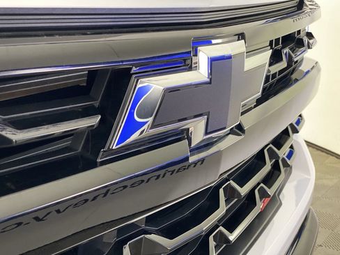 Used 2025 Chevrolet Silverado 1500 LT Trail Boss w/ Convenience Package II AWD/4WD image 37