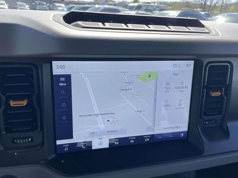 Used 2023 Ford Bronco Badlands image 19