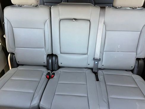 Used 2025 Chevrolet Suburban Z71 w/ Comfort Package AWD/4WD image 28