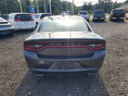 Used 2019 Dodge Charger SXT image 8