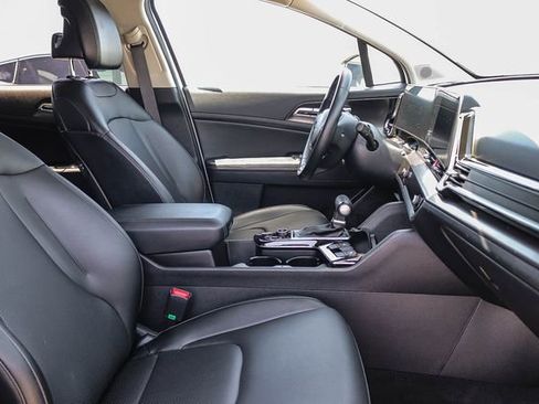 Certified 2024 Kia Sportage EX FWD image 18