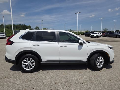 Used 2025 Honda CR-V LX image 17