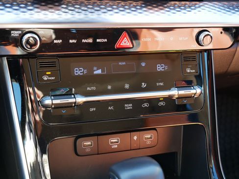 Certified 2024 Kia Carnival SX Prestige image 23