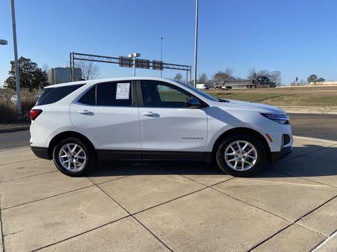 Used 2024 Chevrolet Equinox LT image 12