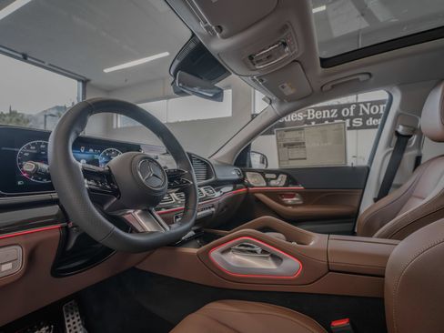 Used 2026 Mercedes-Benz GLS 450 4MATIC image 6
