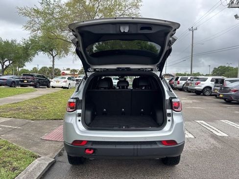 Used 2024 Jeep Compass Trailhawk image 17