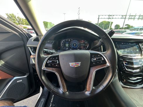 Used 2016 Cadillac Escalade Premium AWD/4WD image 11