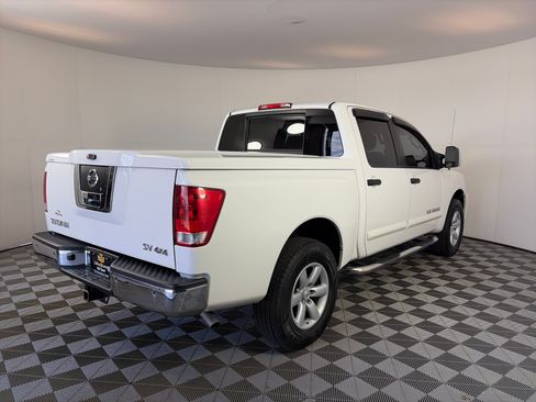 Used 2011 Nissan Titan SV w/ SV Premium Utility Pkg AWD/4WD image 7