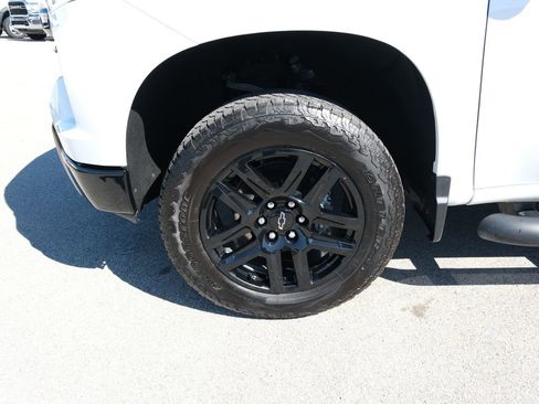 Used 2025 Chevrolet Silverado 1500 LT Trail Boss w/ Convenience Package II image 13